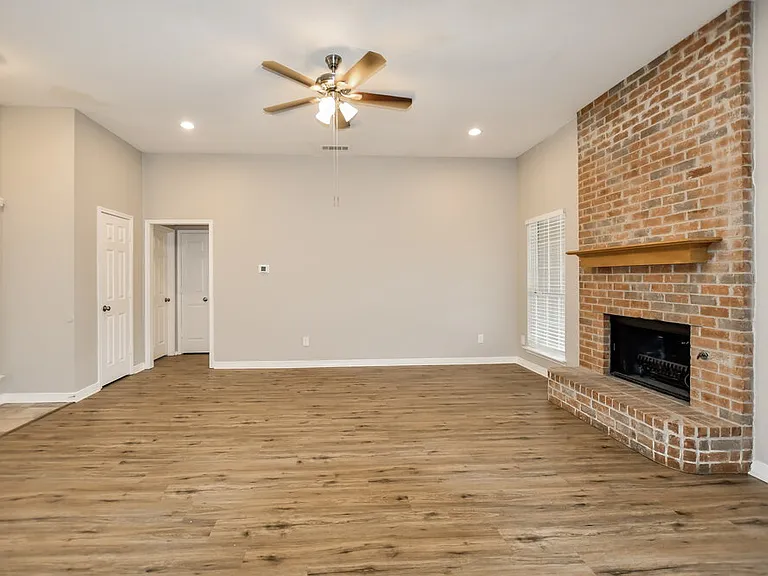 105 Princeton Cir — Photo 5