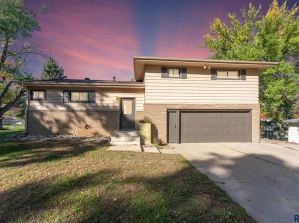 5108 W 34th St, Sioux Falls, SD 57106