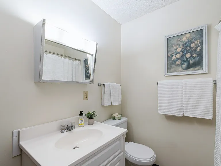 626 S 16th St #17 — Photo 8