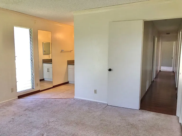 98-1652 Kiawe St — Photo 40