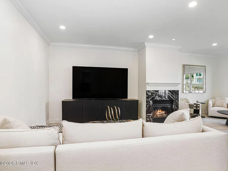 147 Holly Hill Ln #2 — Photo 5