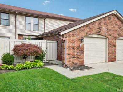 29053 Tiffany Dr W, Southfield, MI, 48034
