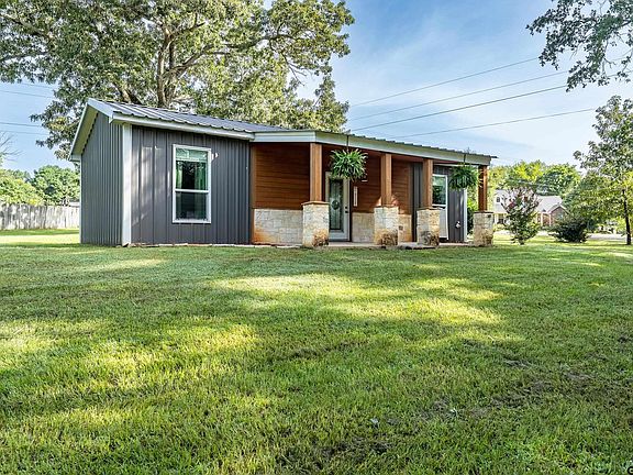 2nd image of 10745 State Highway 135 N