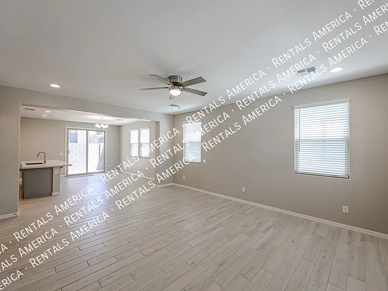 9978 W Piccadilly Rd — Photo 6