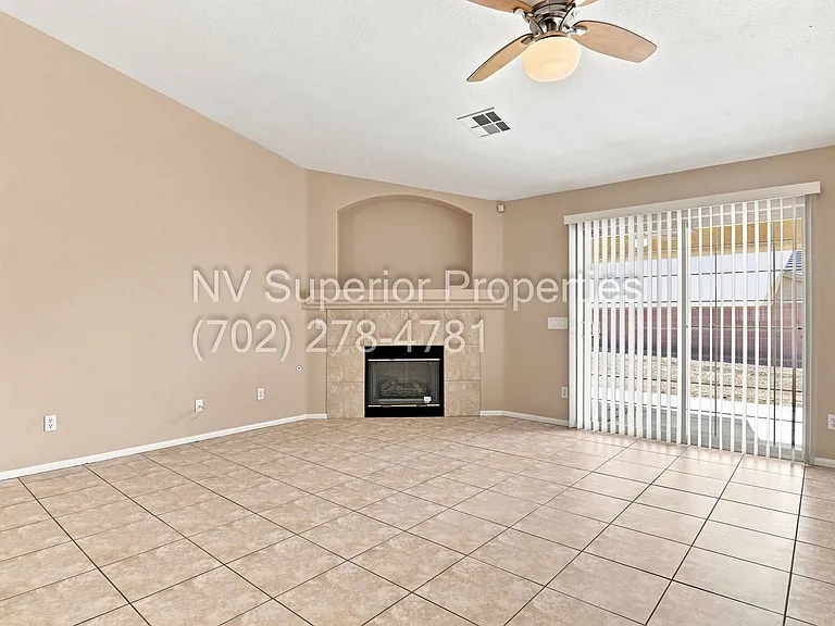 3876 Waynesvill St — Photo 7