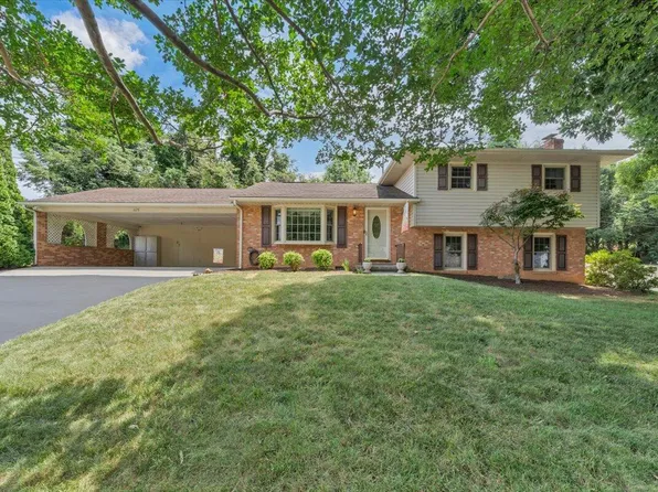 3175 Galloway Dr, Roanoke, VA 24018