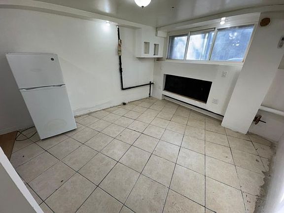 4th image of 1024 Elder Ave