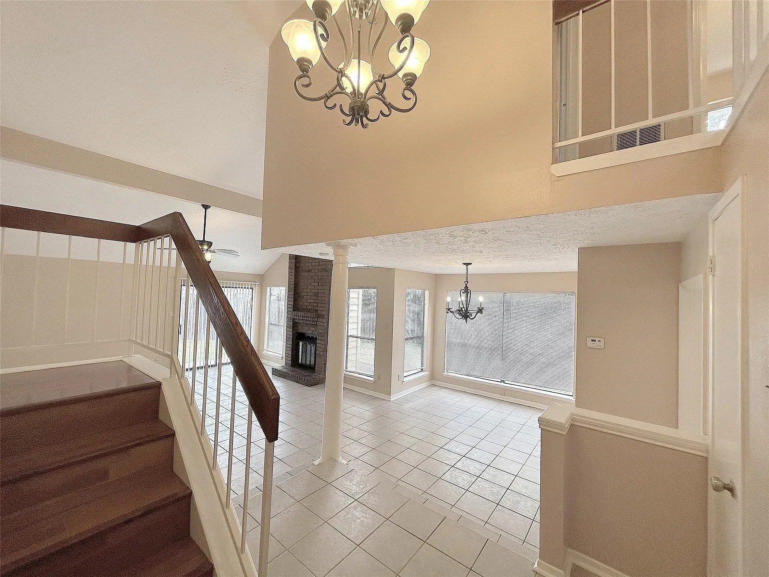 3 bed, 2.5 bath, 2064 sqft, $1,875 — Photo 3