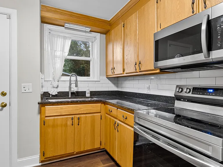 2209 Lindell Ave — Photo 17