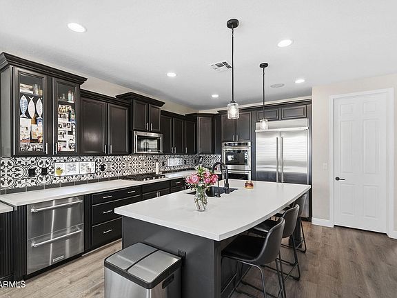 3rd image of 554 E BENRICH Drive