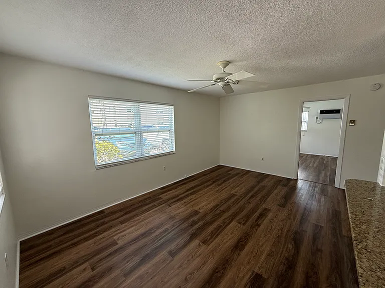 300 35th Ave N #F4 — Photo 3