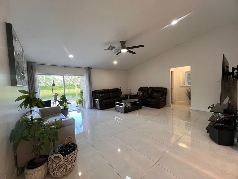 1590 Orion Ln — Photo 8