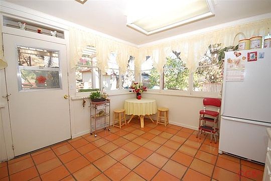 5th image of 5393 Barrenda Ave