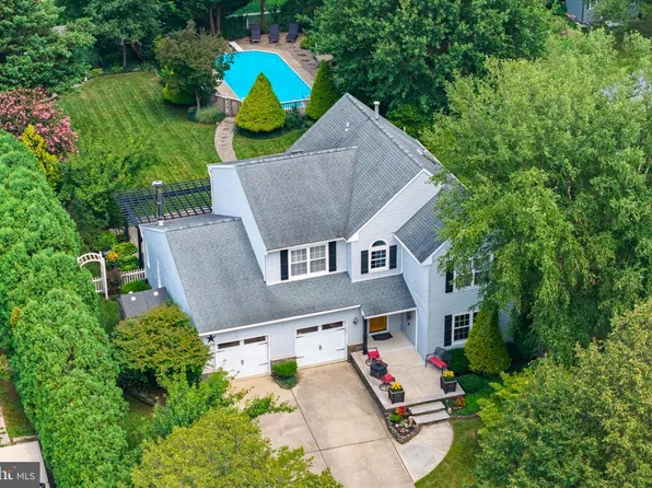 3 Alfred Dr, Bordentown, NJ 08505