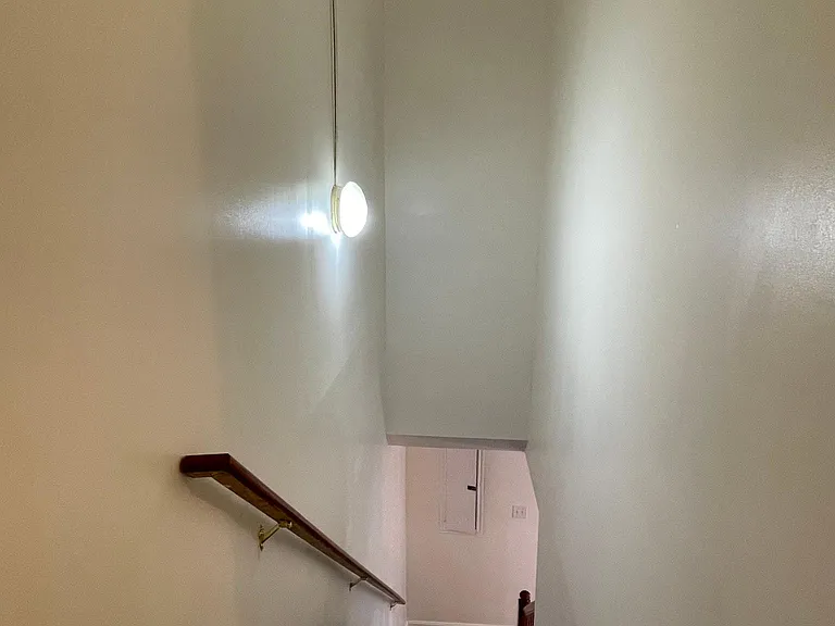 116 Commerce Dr — Photo 17