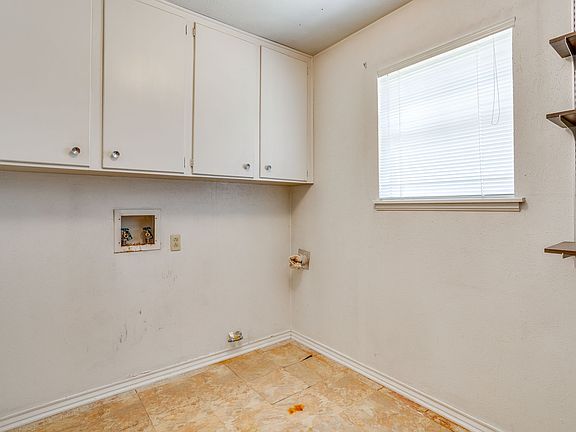 3rd image of 14 Arthur Dr