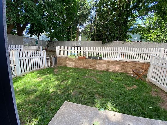 5th image of 452 E 29th St #1R