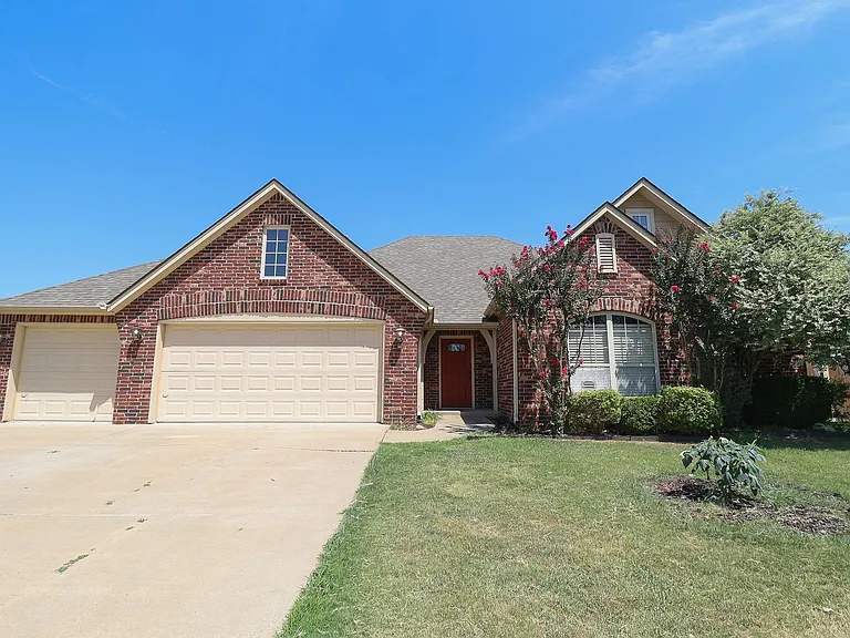 5107 Barr Dr — Photo 1