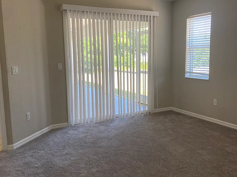 4492 Adelaide Ave — Photo 18