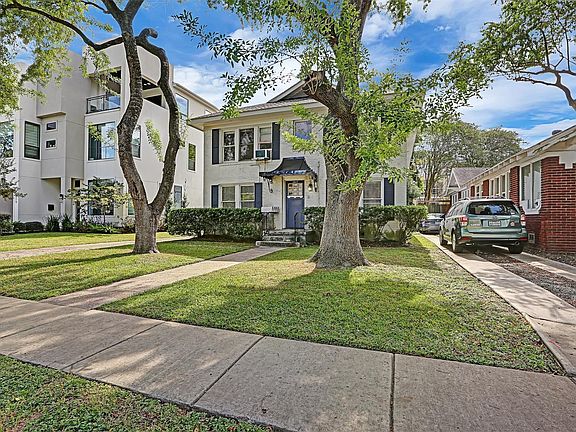 3rd image of 1517 Bonnie Brae St APT 4
