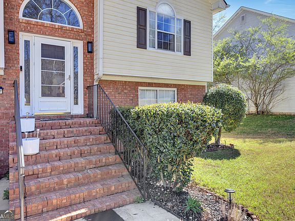 2nd image of 6027 Arbor Links Rd