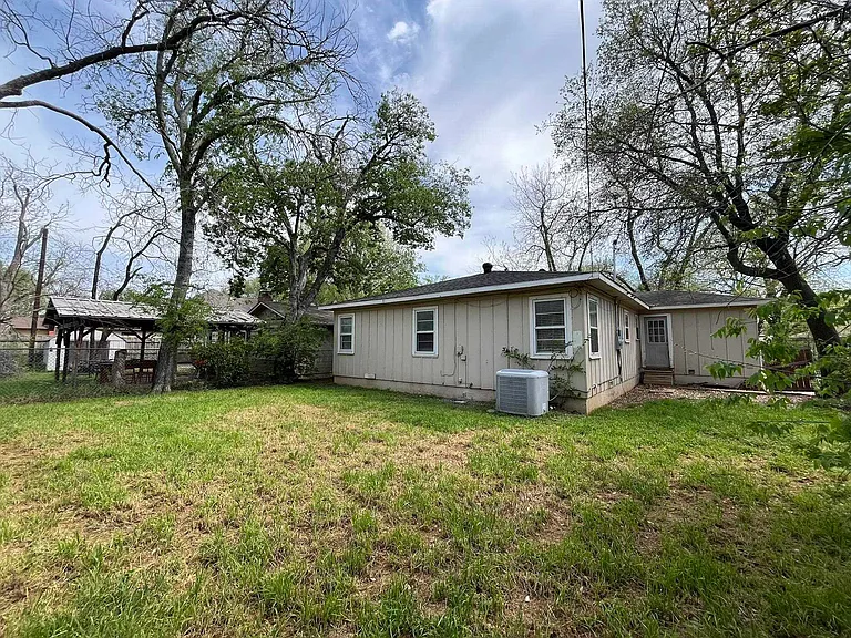 1824 Woodrow Ave — Photo 24