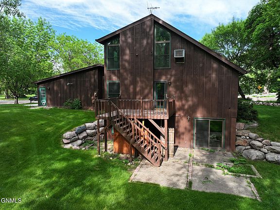 2nd image of 1509 River Dr NE