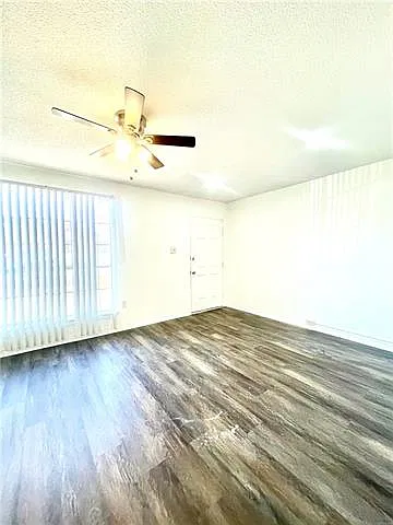 4 bed, 2.5 bath, 1200 sqft, $1,500 — Photo 3