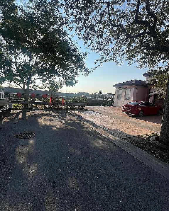 2nd image of 8842 NW 182nd St