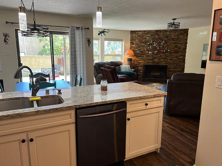 793 Tramway Ln NE #E — Photo 8