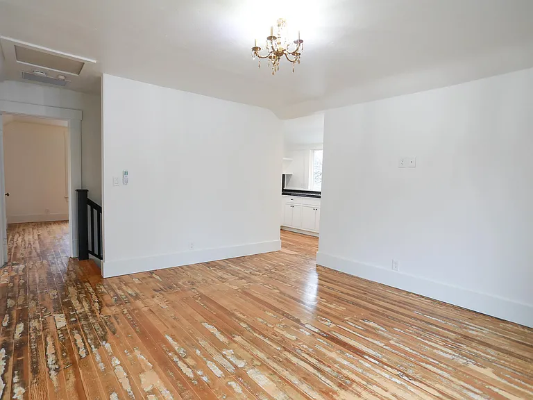 1012 Broadway St #2 — Photo 7