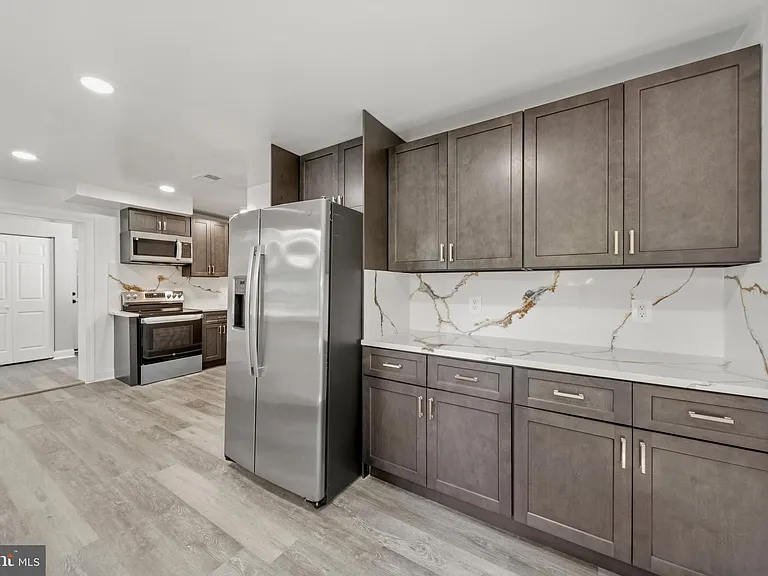 2608 Holly Dr — Photo 9