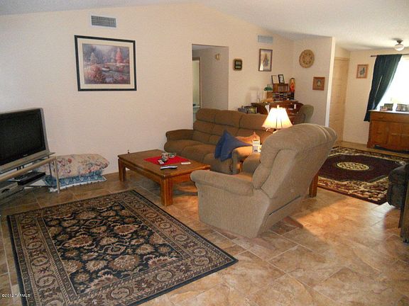 2nd image of 1056 N Fleetwood Pl