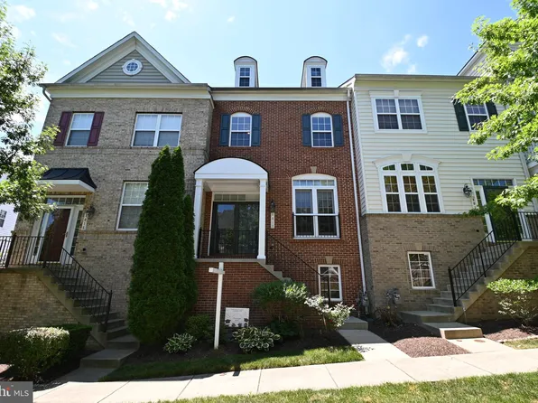 8013 Homefield Dr, Landover, MD 20785