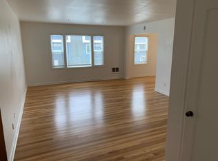 5209 E Burnside St APT 4, Portland, OR