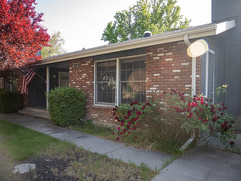 4393 W Plum St — Photo 2
