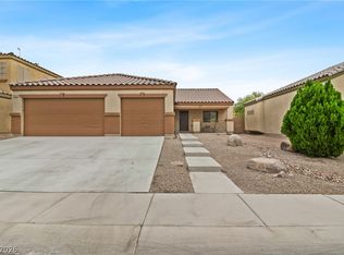 5828 Austin English St, North Las Vegas, NV 89081