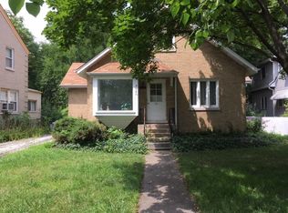 298 Shenstone Rd, Riverside, IL 60546