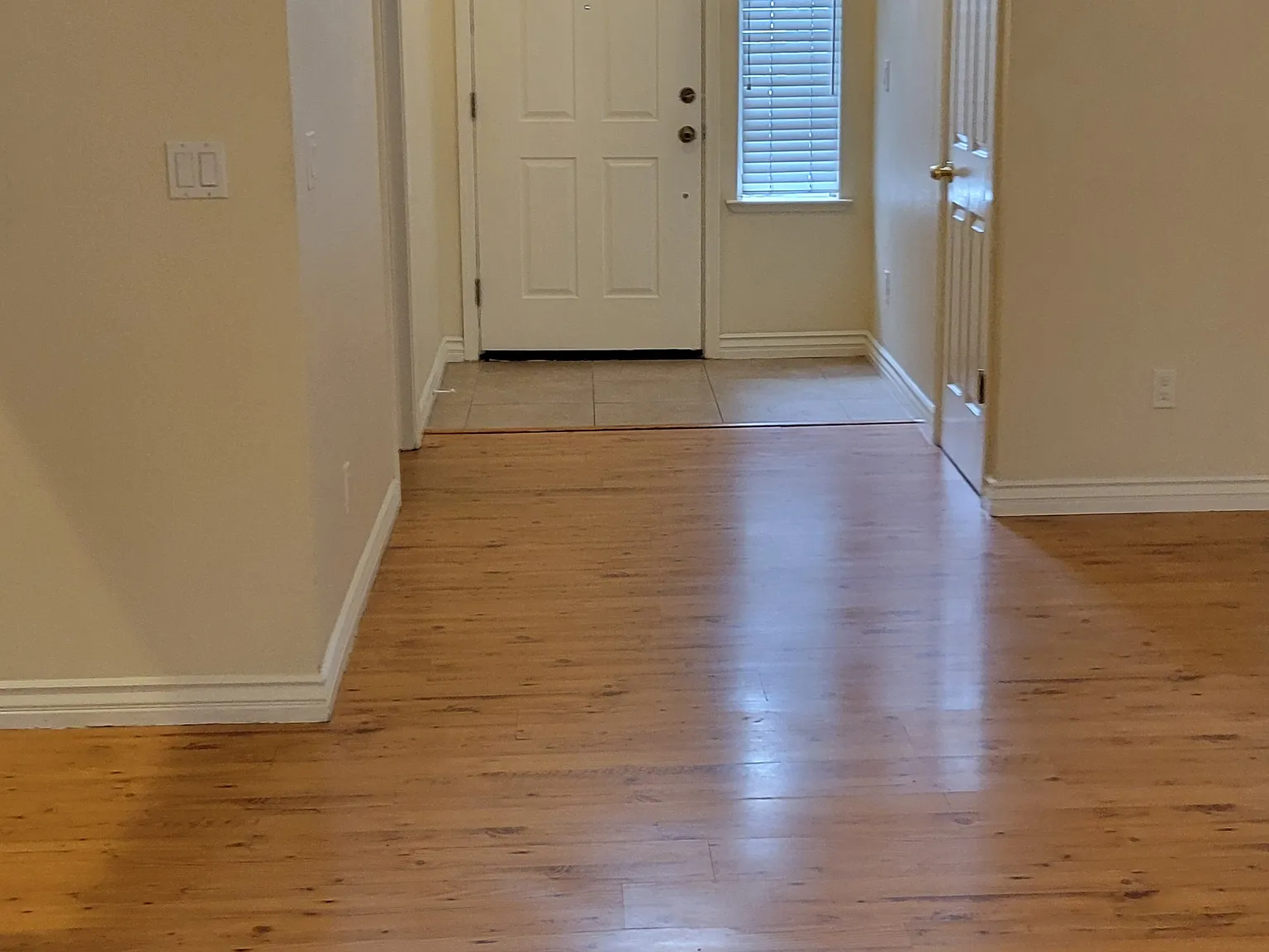 3 bed, 1381 sqft, $2,600 — Photo 2