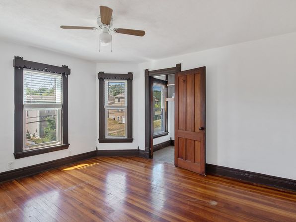 532 Winton St FLOOR 2