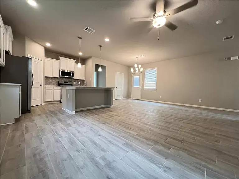 7950 Fijian Cypress Dr — Photo 5