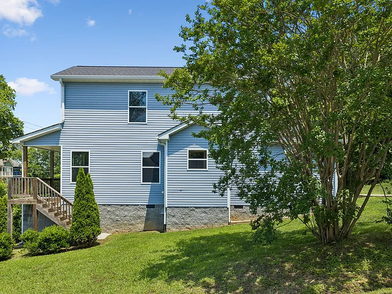 91 Valley View St — Photo 34