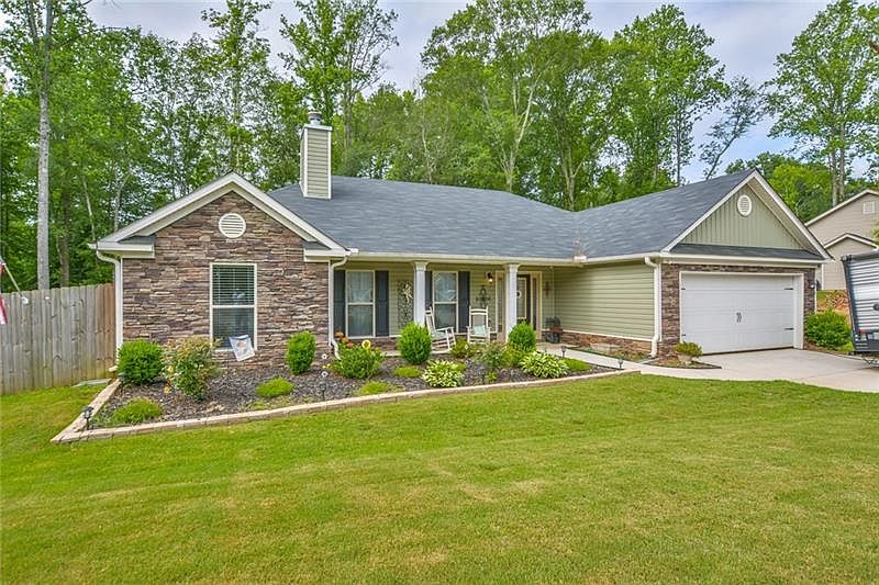 1st image of 390 Petal Creek Ln