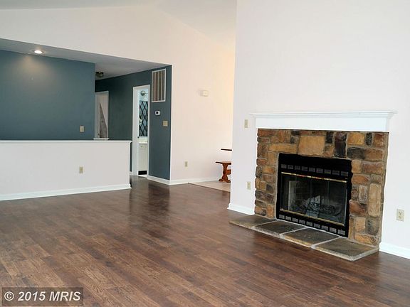 2nd image of 225 Cool Glen Cir