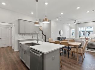 5811 Clear Creek Ln, Charlotte, NC 28215