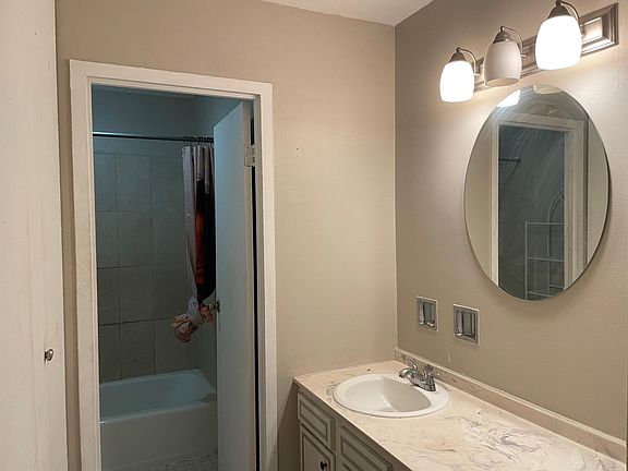 5th image of 4300 W Ford City Dr APT 707