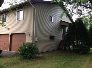 9433 Bass Creek Cir N, Minneapolis, MN 55428