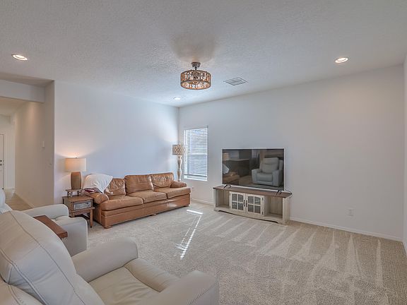 5th image of 233 Spectrum Ave SW