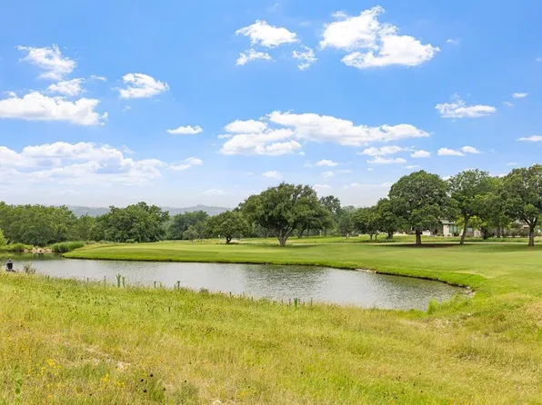 4364 Comanche Trace Dr, Kerrville, TX 78028