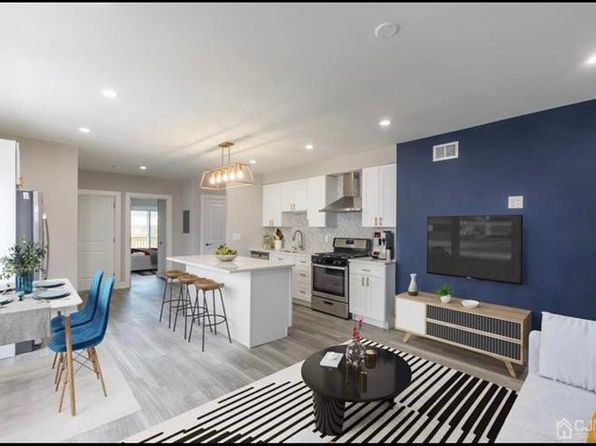 75 Plum St